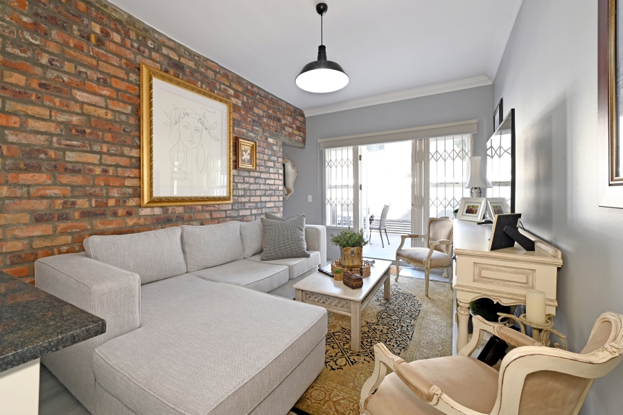1 Bedroom Property for Sale in Oranjezicht Western Cape
